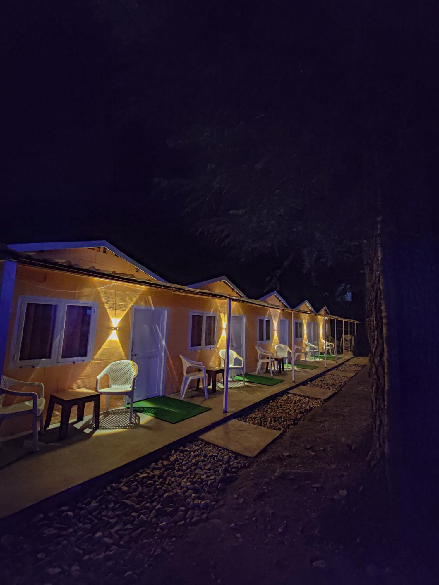 Pandora Riverside Cafe & Stay Касол Екстериор снимка