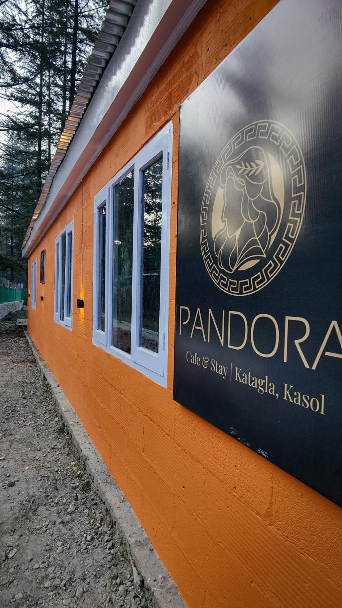 Pandora Riverside Cafe & Stay Касол Екстериор снимка